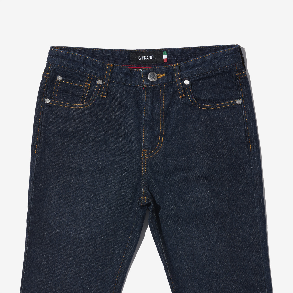 G-FRANCOのレディースジーンズ、SLIM TAPERED（スリムテーパード）Indigo（インディゴ）の正面からのアップ