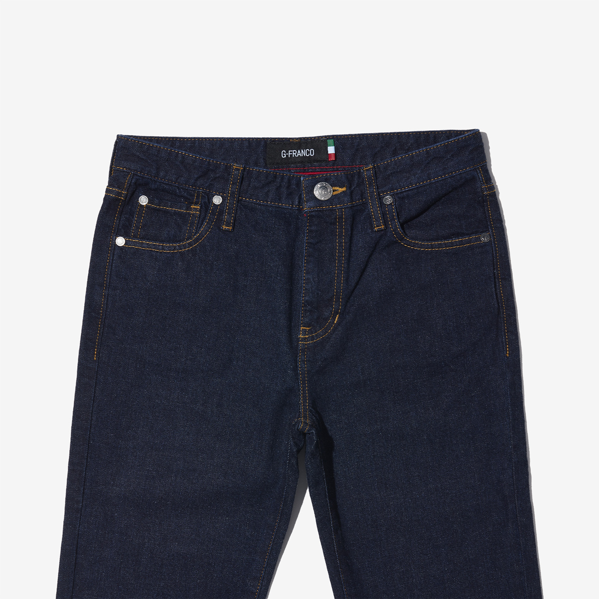 G-FRANCOのレディースジーンズ、STRAIGHT SLIT（ストレートスリット）Indigo（インディゴ）の正面からのアップ