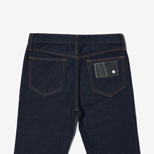 G-FRANCOのレディースジーンズ、STRAIGHT SLIT（ストレートスリット）Indigo（インディゴ）の背面からのアップ