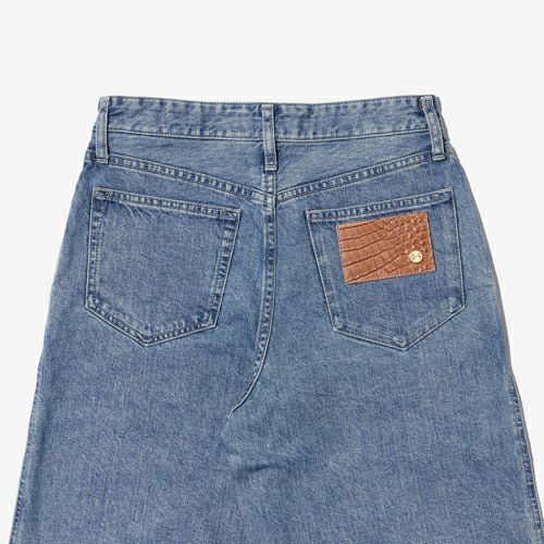 G-FRANCOのレディースジーンズ、WIDE FIT（ワイドフィット）Light Blue（ライトブルー）の背面からのアップ