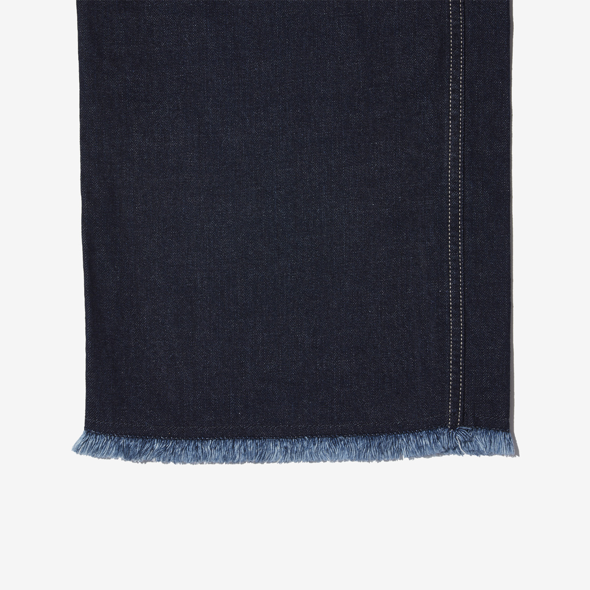 G-FRANCOのレディースジーンズ、WIDE FIT（ワイドフィット）Indigo（インディゴ）の裾