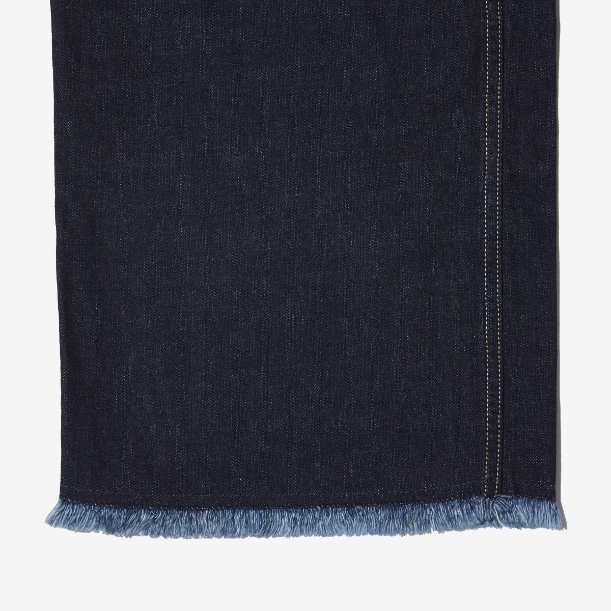 G-FRANCOのレディースジーンズ、WIDE FIT（ワイドフィット）Indigo（インディゴ）の裾