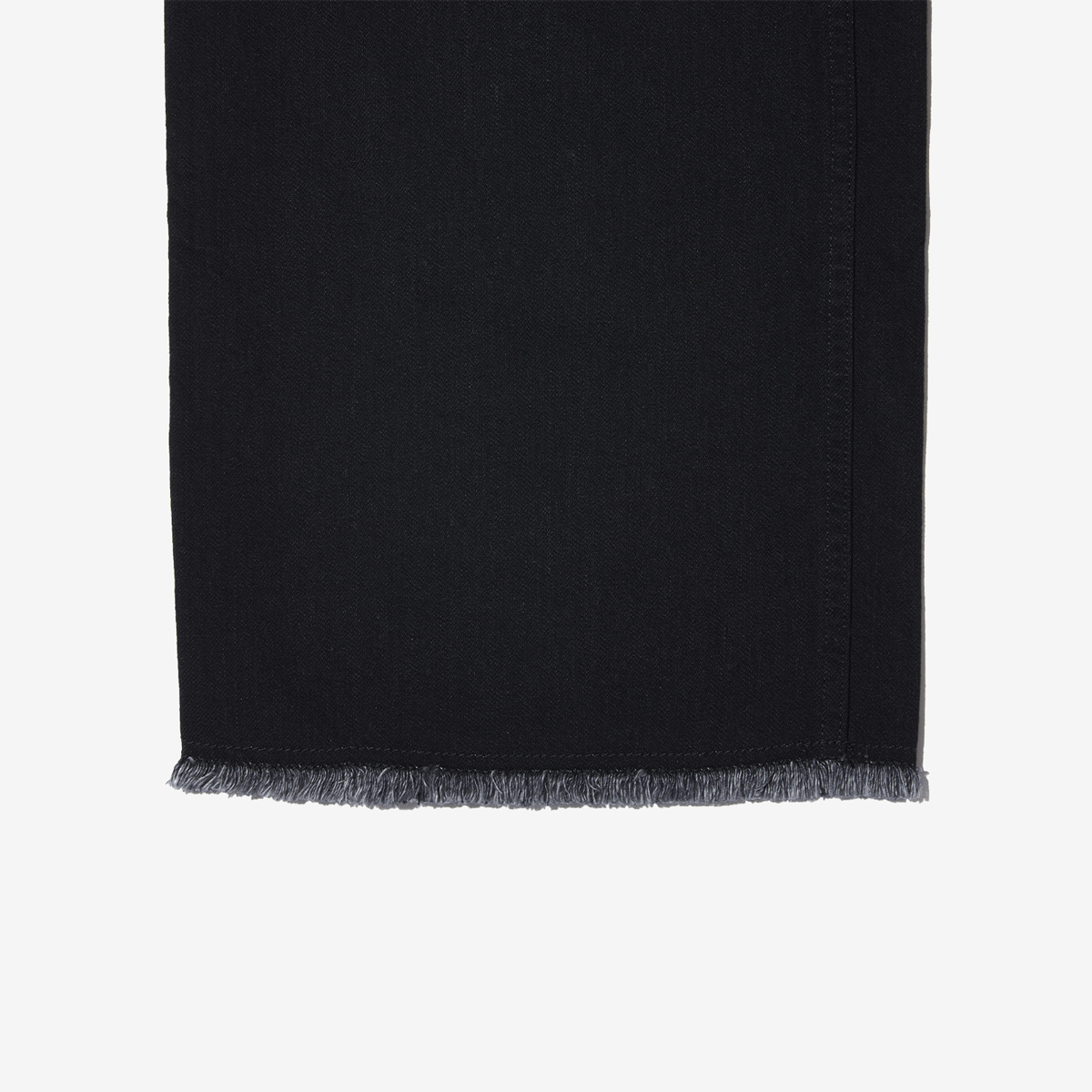 G-FRANCOのレディースジーンズ、WIDE FIT（ワイドフィット）Black（ブラック）の裾