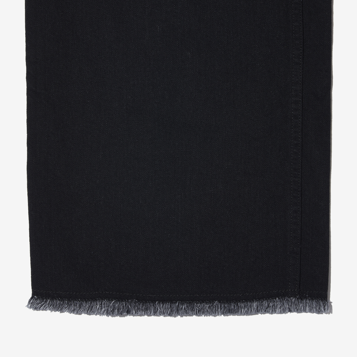 G-FRANCOのレディースジーンズ、WIDE FIT（ワイドフィット）Black（ブラック）の裾
