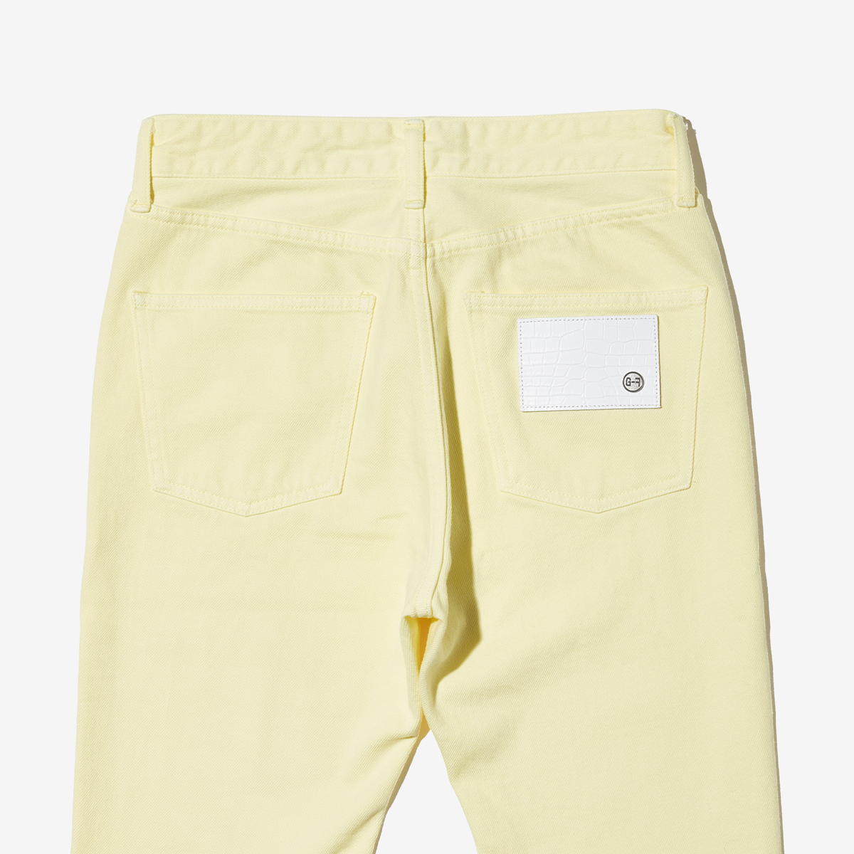 G-FRANCOのレディースジーンズ、COLOR DENIM（カラーデニム）Yellow（イエロー）の背面からのアップ