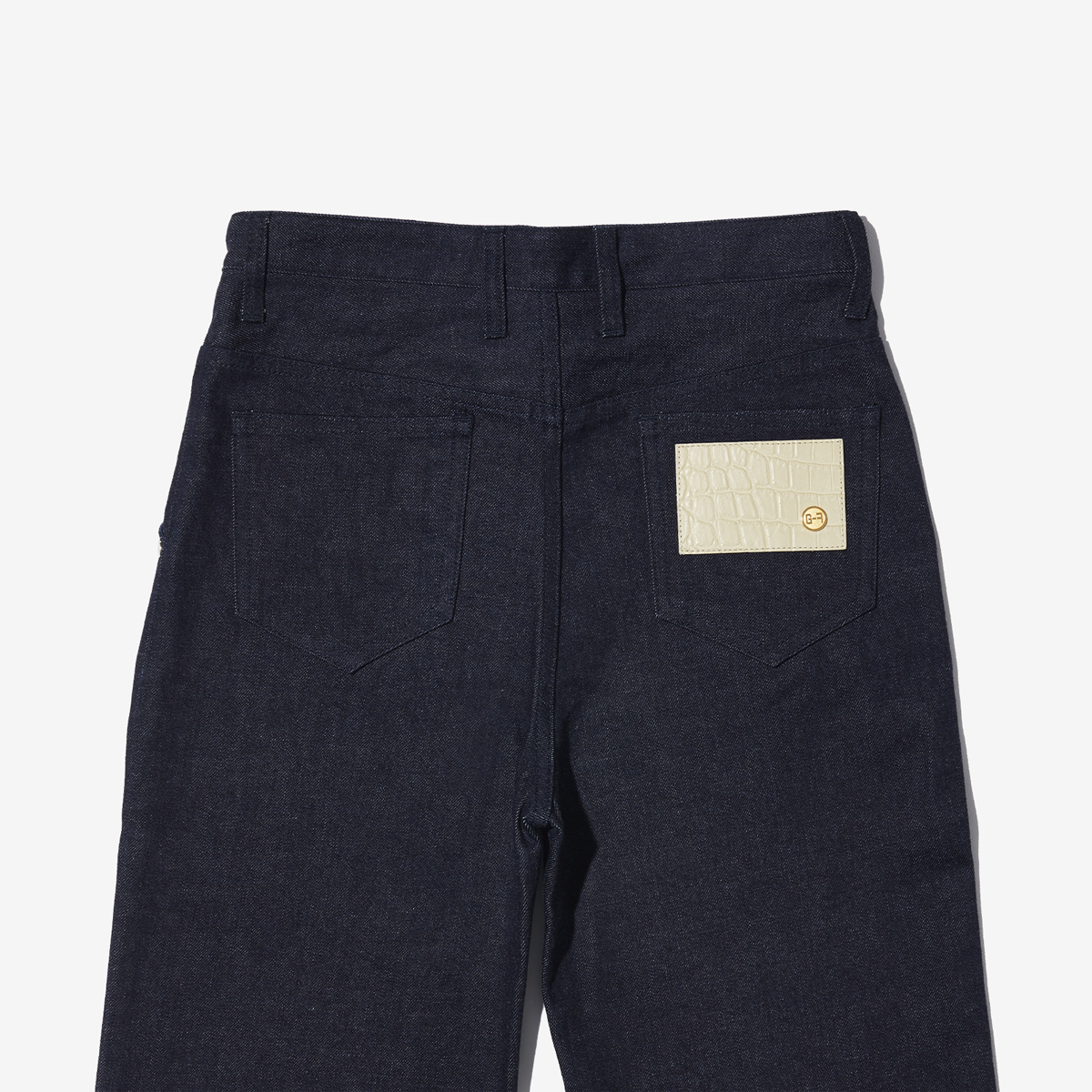 G-FRANCOのレディースジーンズ、HIGH WEST FLARE（ハイウェストフレア）Indigo（インディゴ）の背面からのアップ