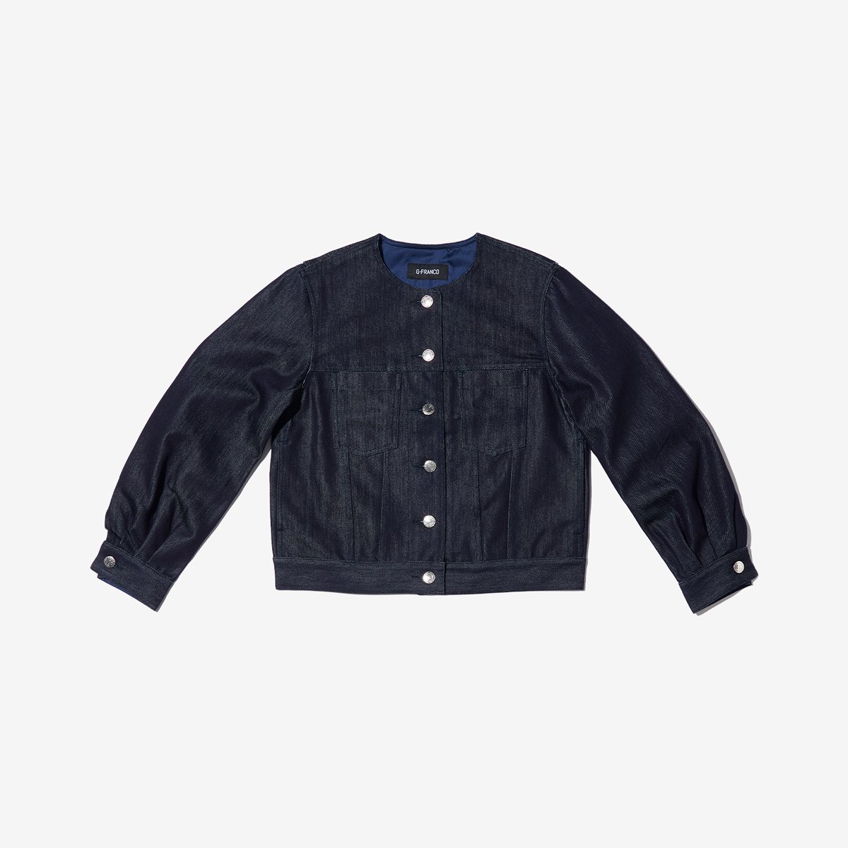 G-FRANCOのレディースデニムジャケット、COLLARLESS SILK JACKET（カラーレスシルクジャケット）Indigo（インディゴ）の正面からの全体図