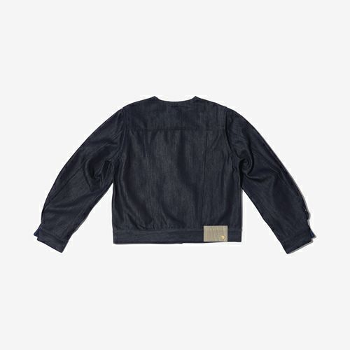 G-FRANCOのレディースデニムジャケット、COLLARLESS SILK JACKET（カラーレスシルクジャケット）Indigo（インディゴ）の背面からの全体図