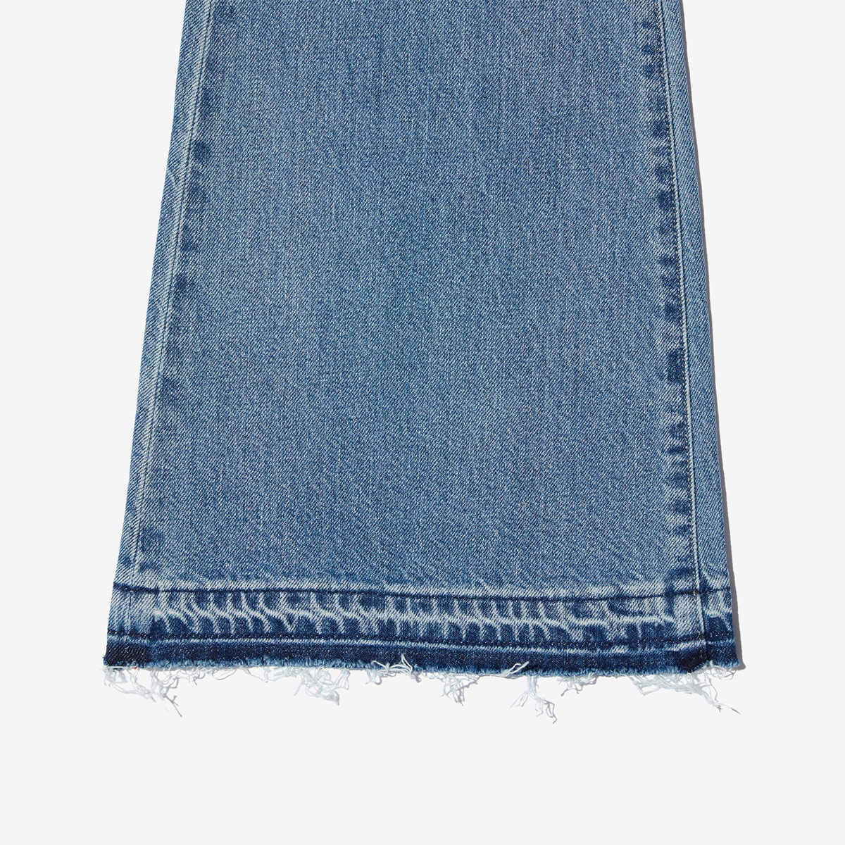 G-FRANCOのレディースジーンズ、MINERVA（ミネルヴァ）Light Blue（ライトブルー）の裾