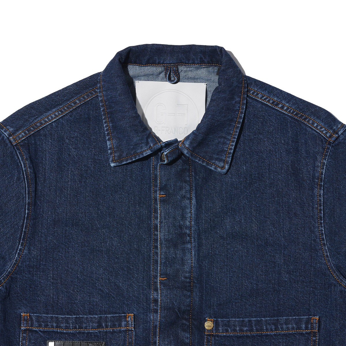 G-FRANCOのレディースデニムジャケット、CERERE（チェレーレ）Indigo（インディゴ）の襟回り