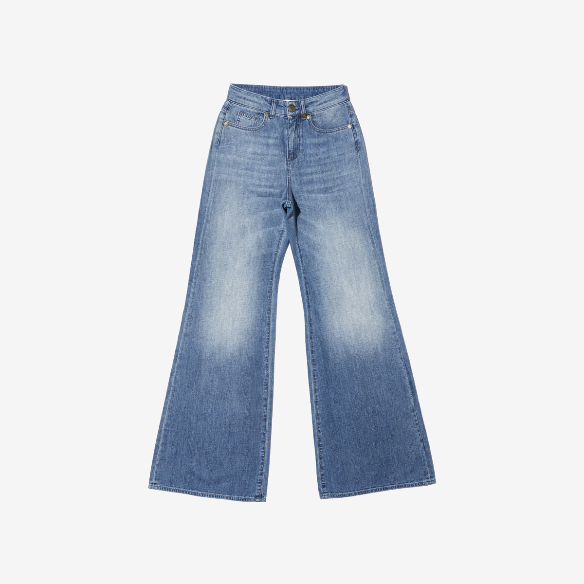 G-FRANCOのレディースジーンズ、VESTA（ヴェスタ）Light Blue（ライトブルー）の正面からの全体図