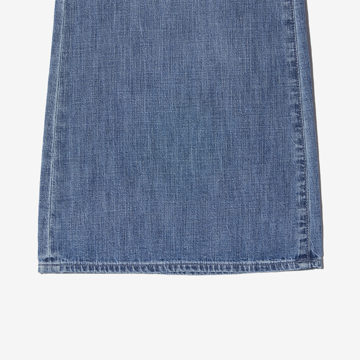 G-FRANCOのレディースジーンズ、VESTA（ヴェスタ）Light Blue（ライトブルー）の裾