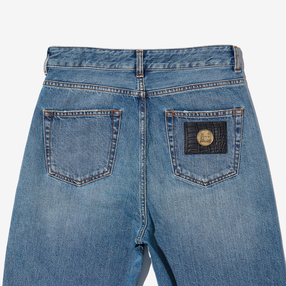 G-FRANCOのレディースジーンズ、GIUNONE（ジュノーネ）Light Blue（ライトブルー）の背面からのアップ