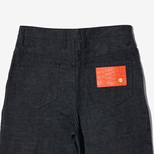 G-FRANCOのレディースジーンズ、HIGH WEST FLARE（ハイウェストフレア）Gray（グレイ）の背面からのアップ