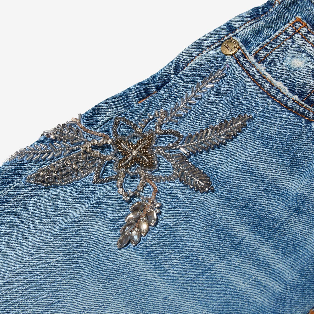 G-FRANCOのレディースジーンズ、VENERE EMB.（ヴェネレ）Light Blue（ライトブルー）の装飾