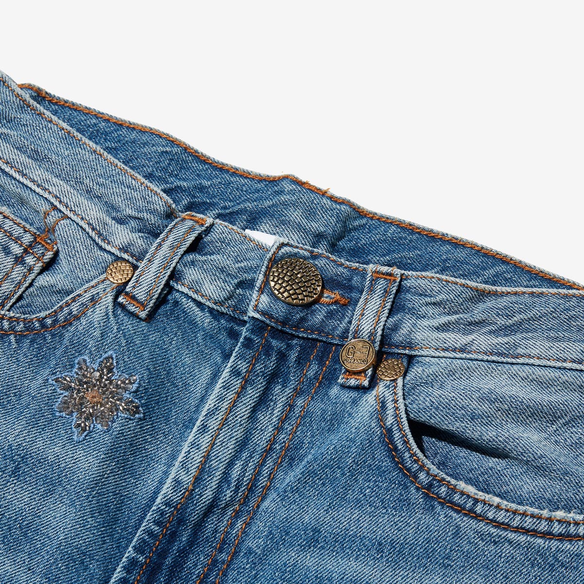 G-FRANCOのレディースジーンズ、VENERE EMB.（ヴェネレ）Light Blue（ライトブルー）のベルト周り