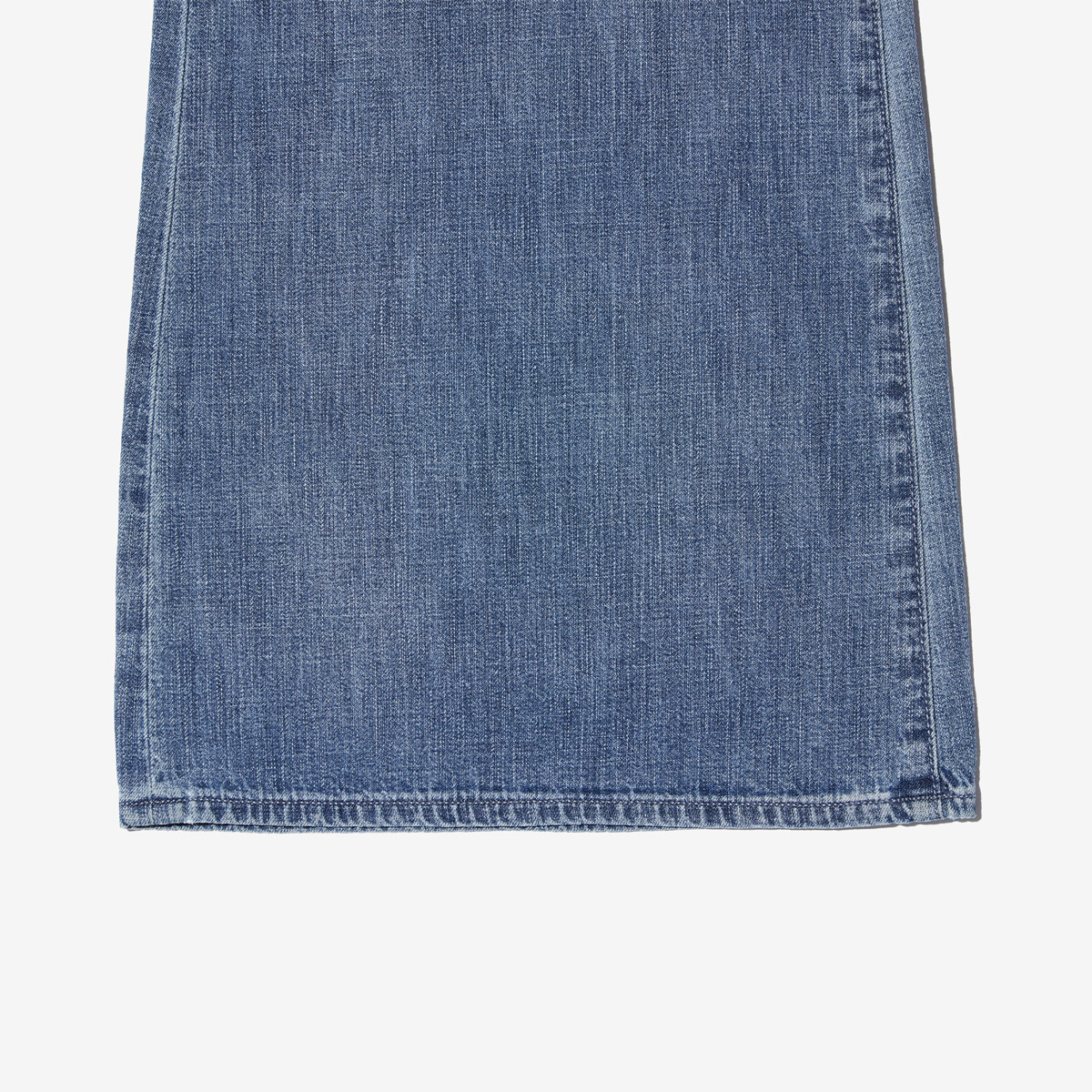 G-FRANCOのレディースジーンズ、VESTA EMB.（ヴェスタ）Light Blue（ライトブルー）の裾