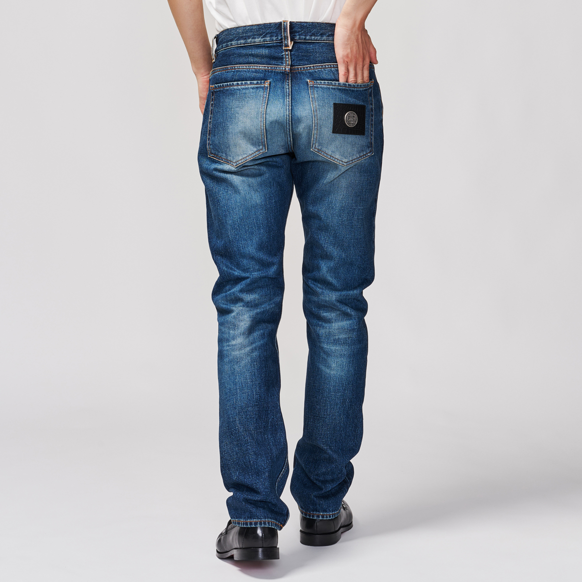 G-FRANCOのメンズジーンズ、GIOVE（ジョーべ）Capri Blue（カプリブルー）の裾