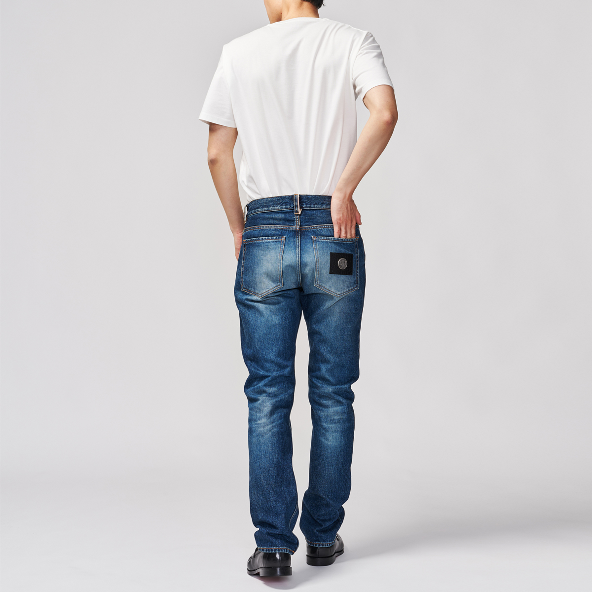 G-FRANCOのメンズジーンズ、GIOVE（ジョーべ）Capri Blue（カプリブルー）のベルト周り