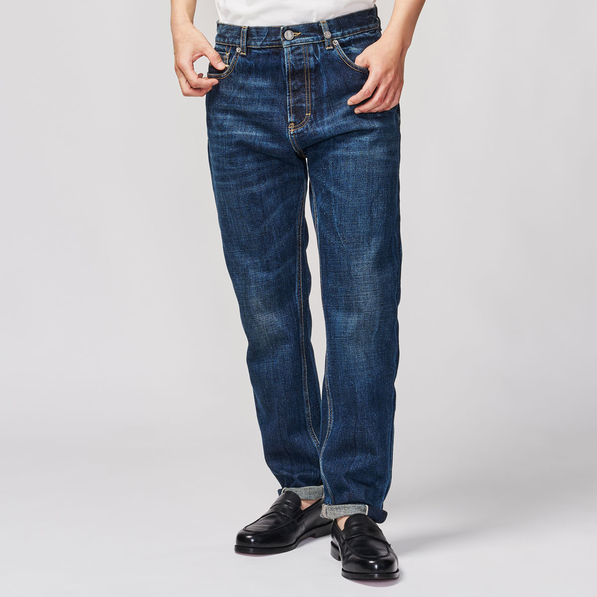 G-FRANCOのメンズジーンズ、BACCO（バッコ）Storomboli Blue（ストロンボリブルー）の正面からの全体図