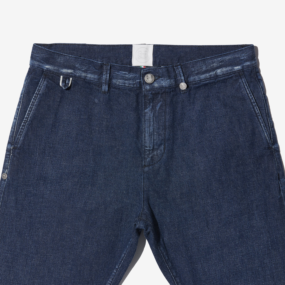 G-FRANCOのメンズジーンズ、APOLLO（アポロ）Pantelleria Blue（パンテッレリアブルー）の正面からのアップ