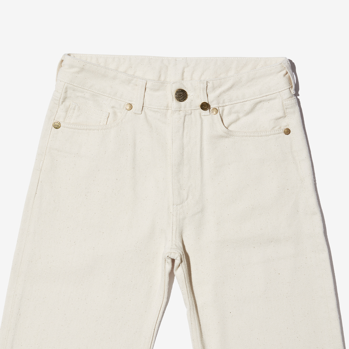 G-FRANCOのレディースジーンズ、ATHENA（アテナ）Beige（ベージュ）の正面からのアップ