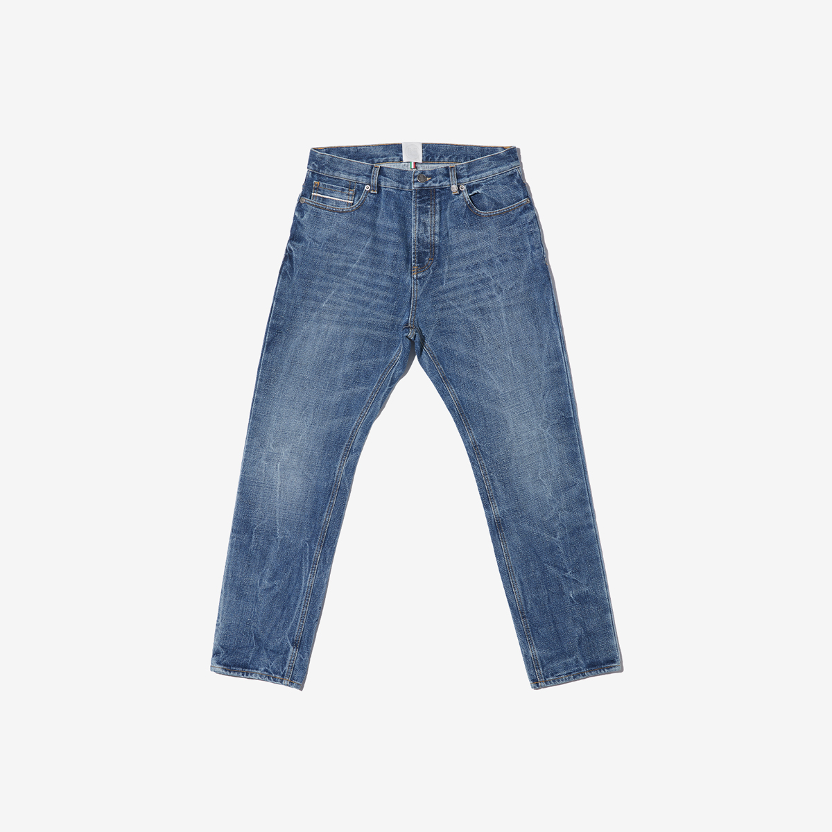 G-FRANCOのメンズジーンズ、BACCO(バッコ)のAlicante Blue（アリカンテブルー）の正面からの全体図