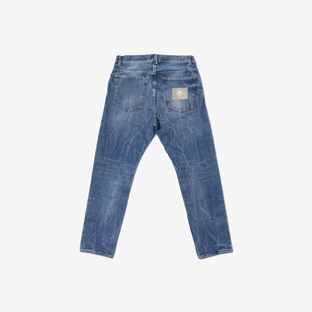 G-FRANCOのメンズジーンズ、BACCO(バッコ)のAlicante Blue（アリカンテブルー）の背面からの全体図