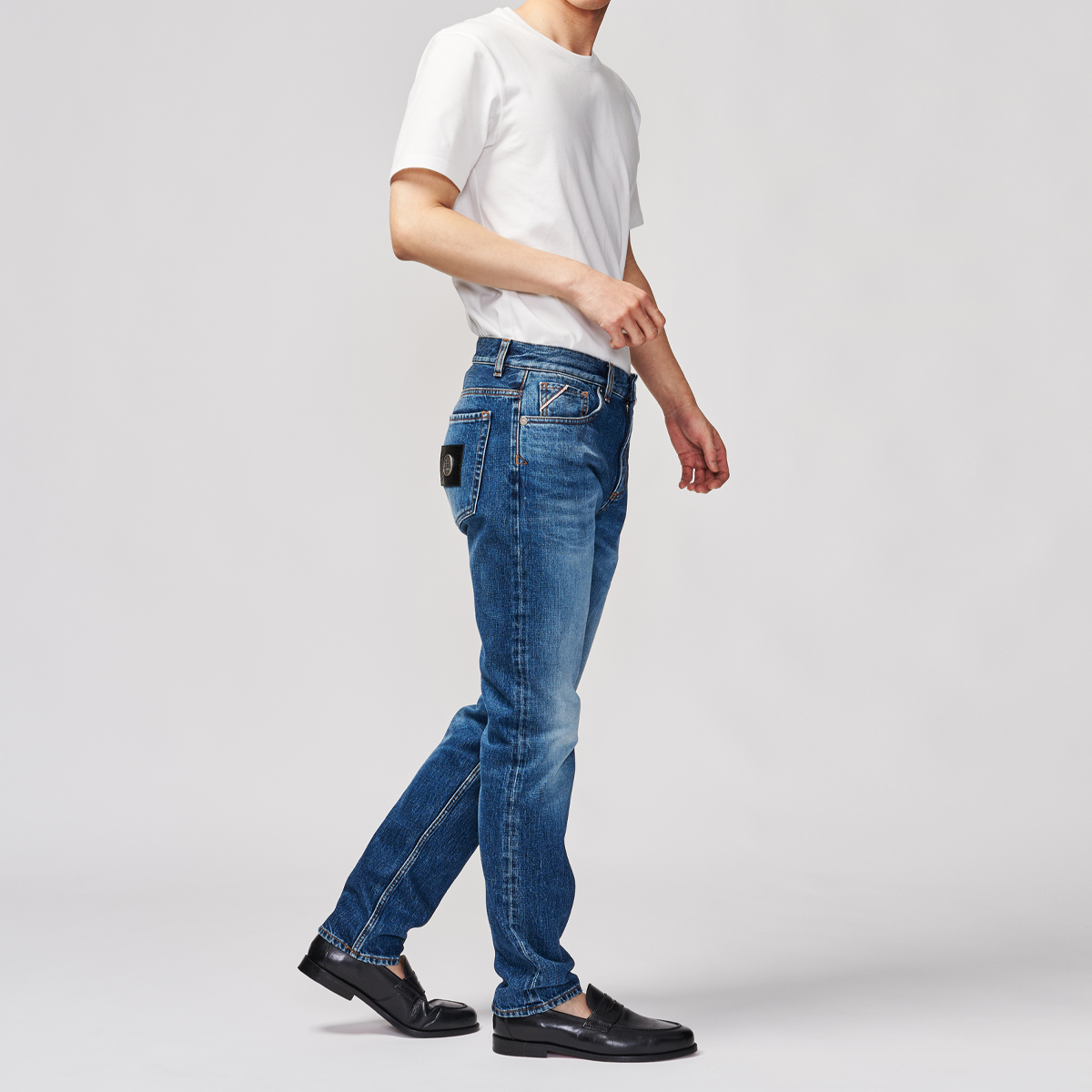 G-FRANCOのメンズジーンズ、GIOVE(ジョーべ)のProcida Blue（プロシダブルー）の背面からのアップ