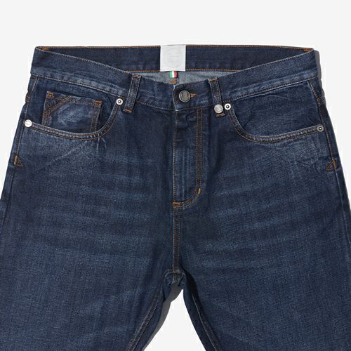 G-FRANCOのメンズジーンズ、GIOVE(ジョーべ)のVULCANO BLUE（ヴォルカノブルー）正面からのアップ