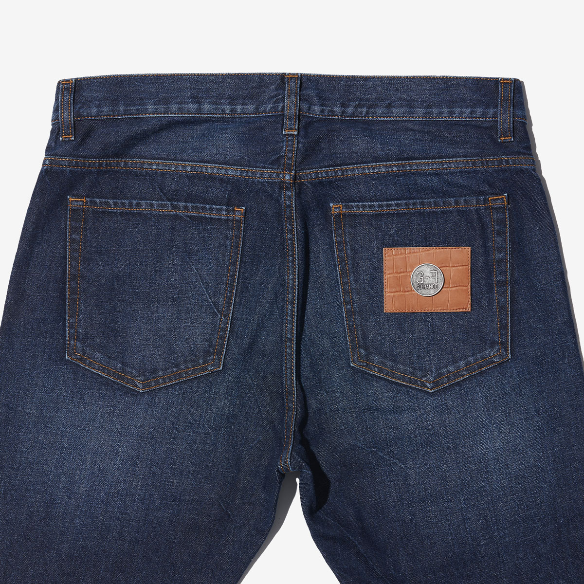 G-FRANCOのメンズジーンズ、GIOVE(ジョーべ)のVULCANO BLUE（ヴォルカノブルー）背面からのアップ