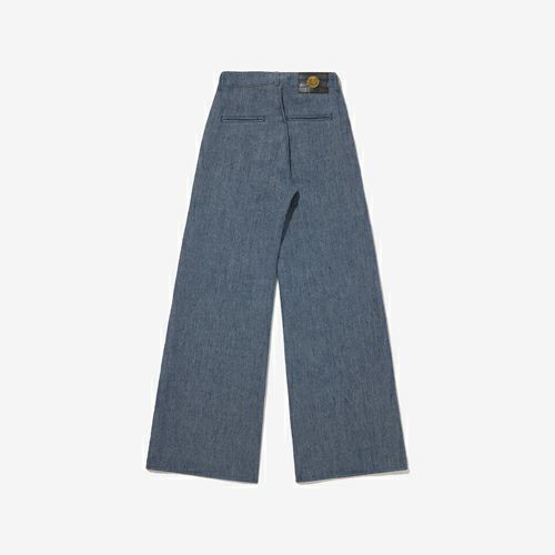 G-FRANCOのレディースジーンズ、NIKE（ニケ）Bologna Blue（ボローニャブルー）の背面からの全体図
