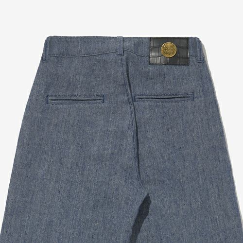 G-FRANCOのレディースジーンズ、NIKE（ニケ）Bologna Blue（ボローニャブルー）の背面からのアップ