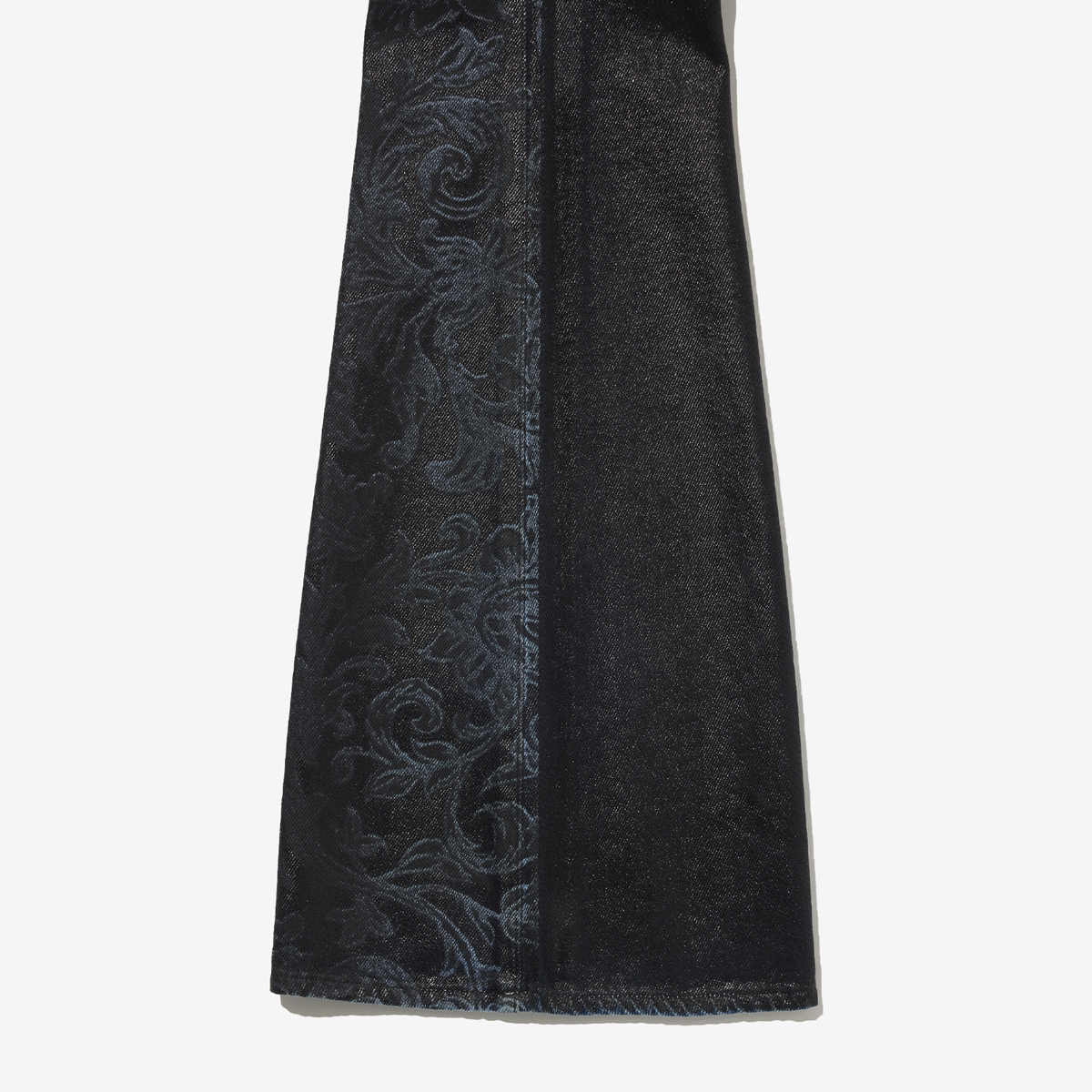 G-FRANCOのレディースジーンズ、MINERVA（ミネルヴァ）Verona Blue（ヴェローナブルー）の裾