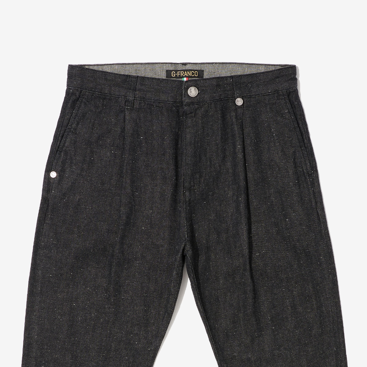 G-FRANCOのメンズチノパン、MERCURIO メルクリオの正面からのアップ画像。