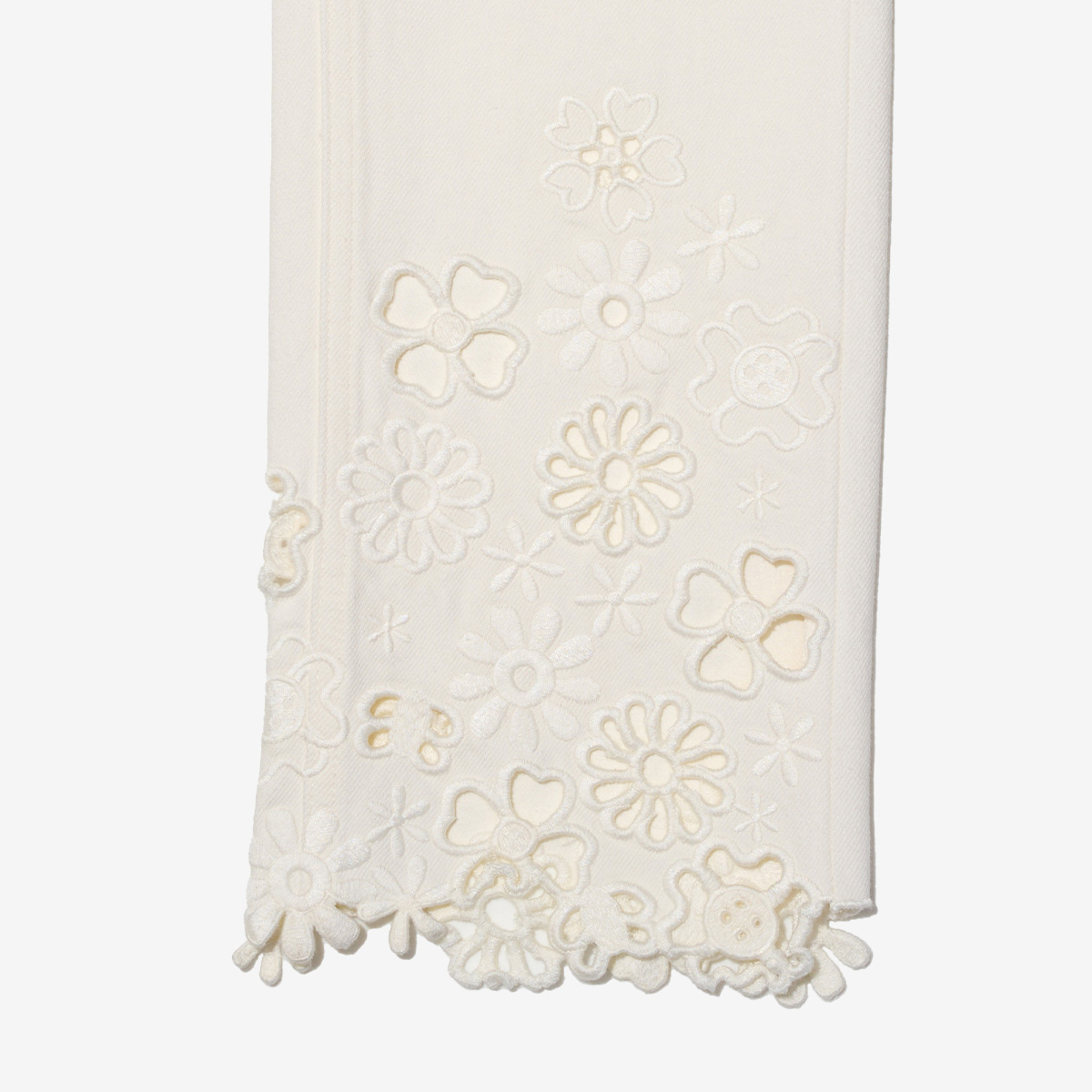 G-FRANCOのウィメンズデニムVENEREベネレの裾の画像