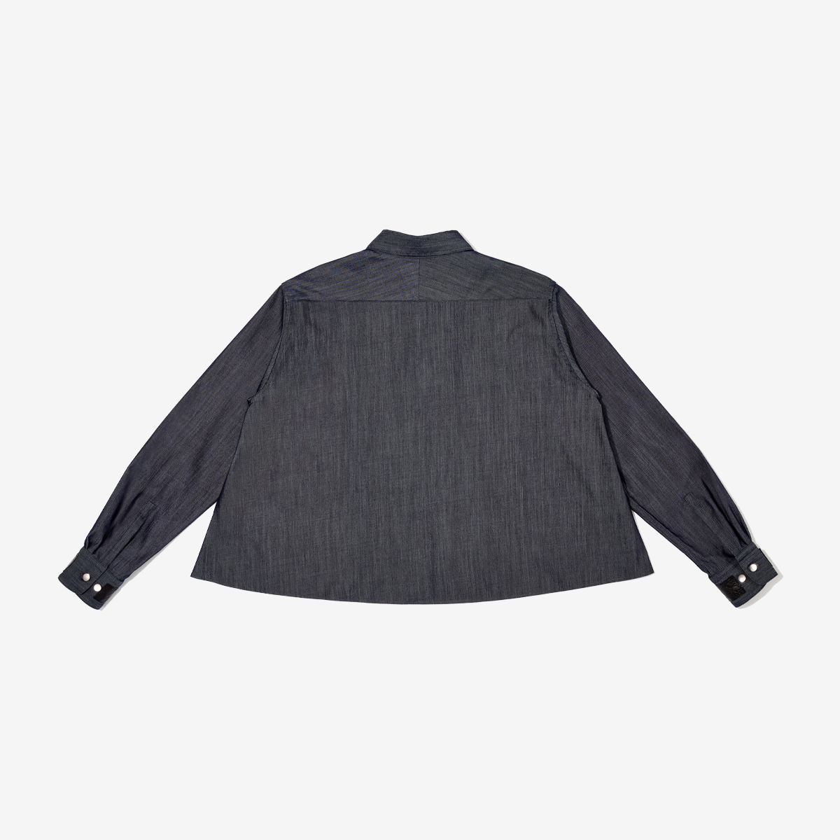 G-FRANCOのウィメンズデニムシャツ繭百合（マユリ）の背面からの画像